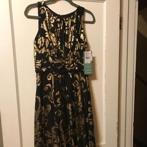 Really nice black and gold party dress!